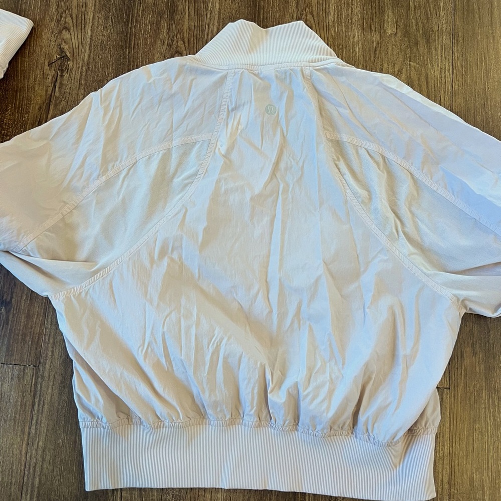 Mauve Lululemon crop jacket  🍋